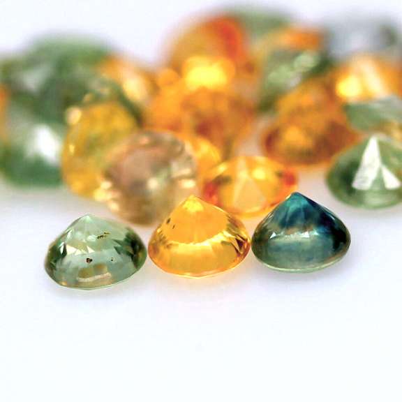 Brilliant hues! Heated only! 6.77ct Sapphire set