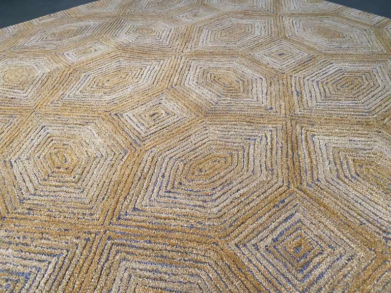 CARVED MODERN WOOL RUG 5x8