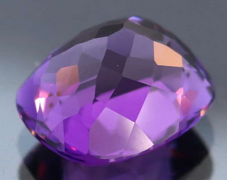 Magnificent 7.23ct true violet Amethyst
