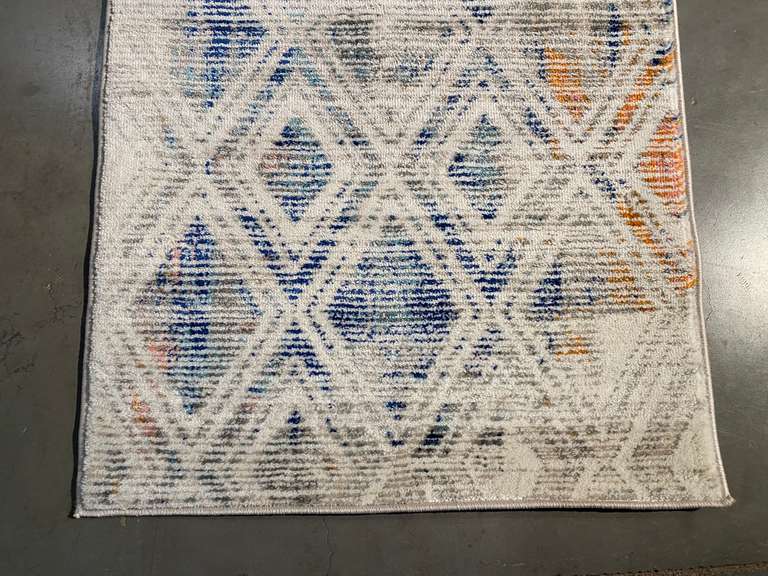 STUNNING PREMIUM  MODERN RUNNER 8 FT
