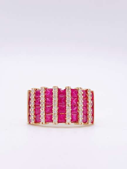 Stunning Ruby & Diamond Band Ring