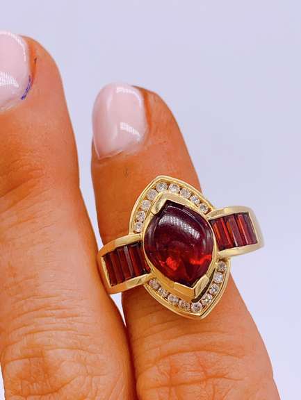 14kt Gold Garnet & Diamond Ring