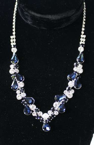 Sapphire Color Fashion Jewelry Neck Lace And Earrings