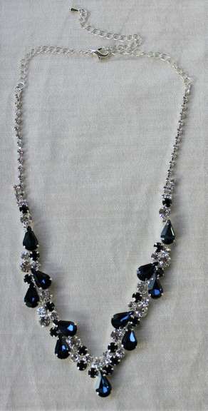 Sapphire Color Fashion Jewelry Neck Lace And Earrings