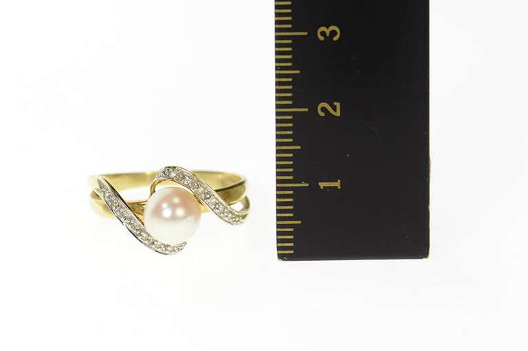 14K Yellow Gold Pearl Diamond Wavy Accent Statement Ring