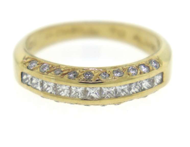 Gorgeous Yellow Gold Princess and Round Diamond Ring
