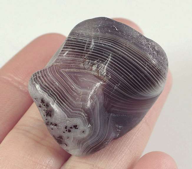 Well defined 104.21 untreated banded Agate