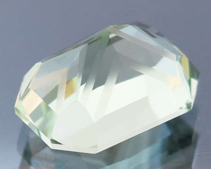Premium cut 7.76ct platinum green Prasiolite