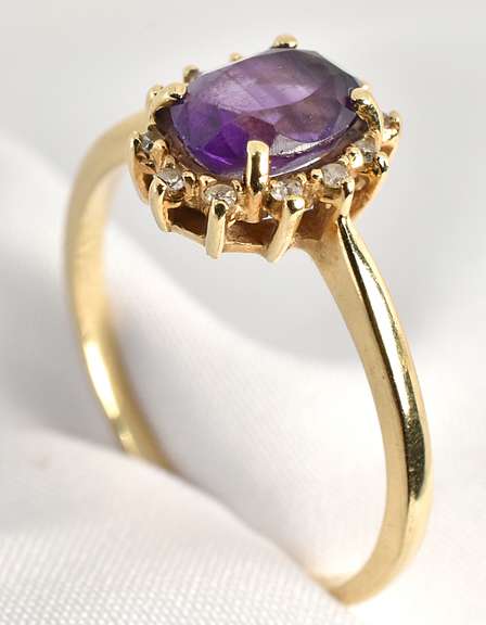 Cute Amethyst & Diamond Ring
