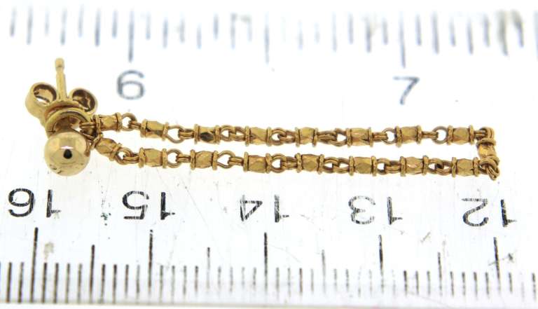 Graceful 21kt Dangle Chain Earrings