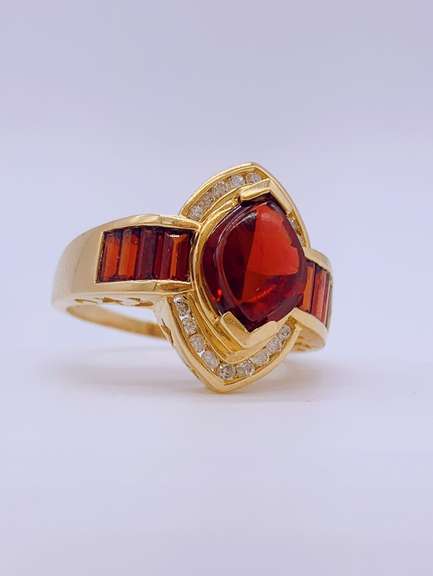 14kt Gold Garnet & Diamond Ring