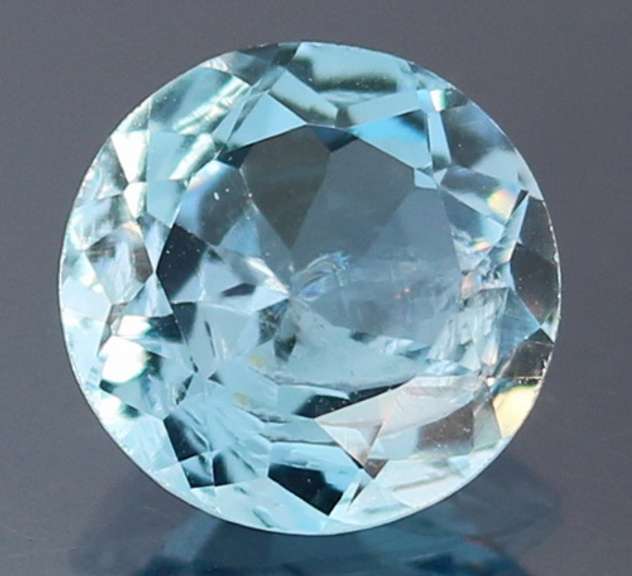 Vibrant and large 3.85ct Topaz solitaire