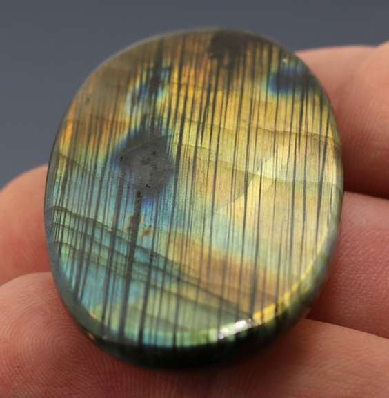 109.89ct needle fine and wide patterned Labradorite