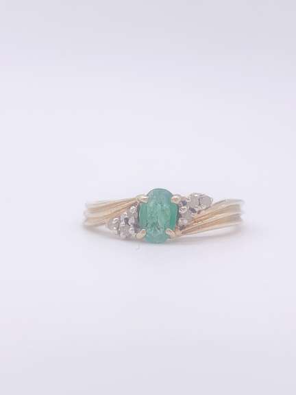 14kt Gold, Emerald, & Diamond Ring