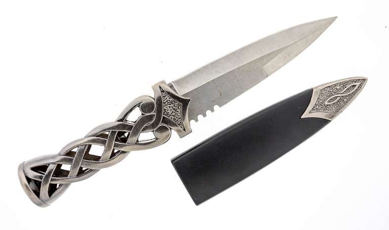 Eye-Catching Twisted Steel Scottish-Style Dirk Knife