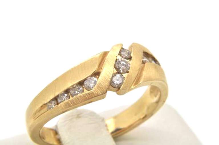 Classic 14kt Diamond Men's Band