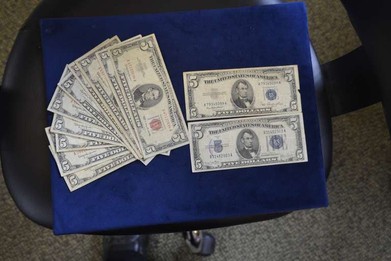 Lot OF Circulated 5 Dollar Notes 13 Total