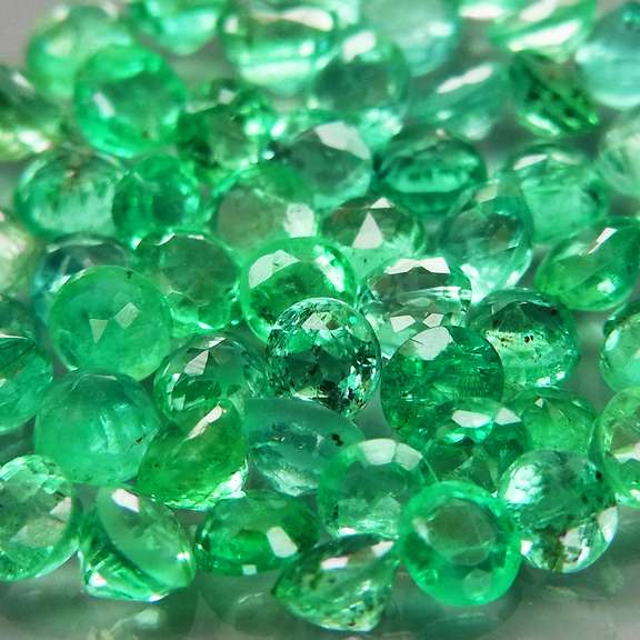 Outstanding 4.79ct real Colombian Emerald set