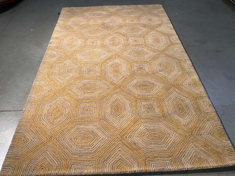 CARVED MODERN WOOL RUG 5x8