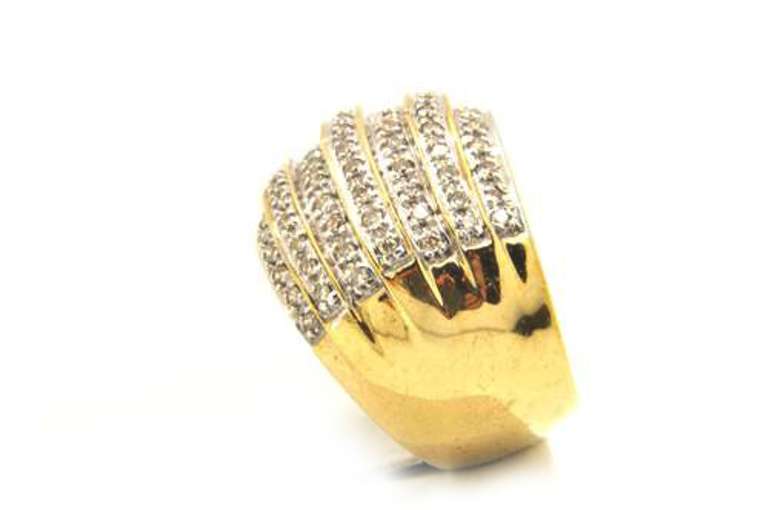 Dazzling 10kt Diamond Band