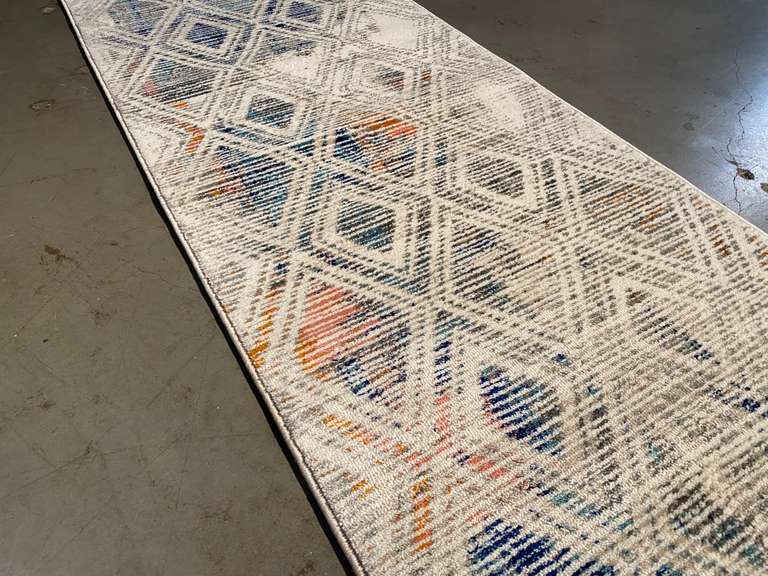 STUNNING PREMIUM  MODERN RUNNER 8 FT