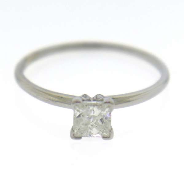 Brilliant Princess Cut Solatire Diamond Ring