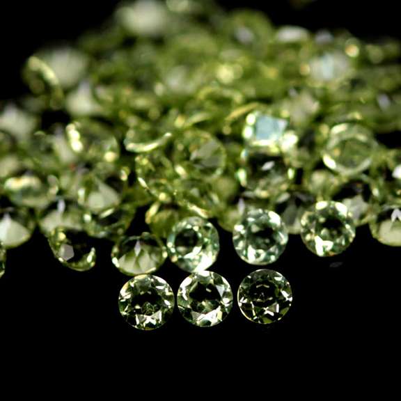 Brilliant 5.21ct set of matched diamond cut Peridot