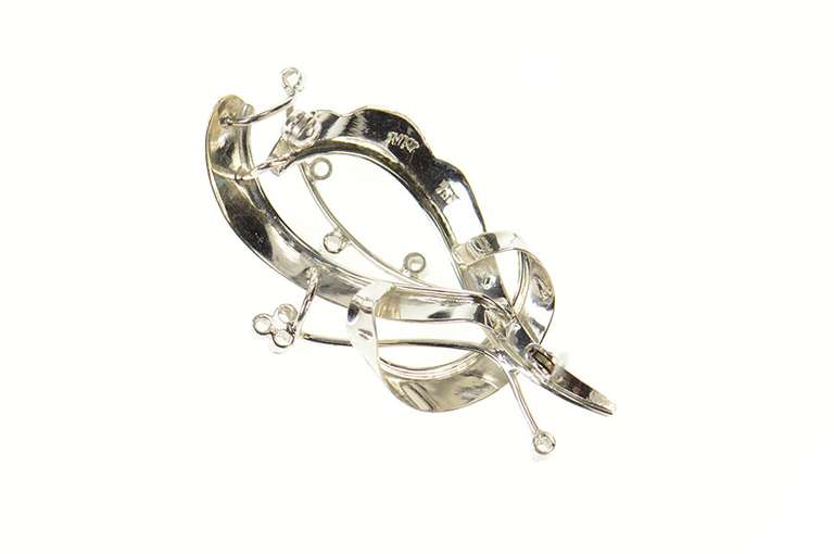 18K White Gold Diamond Inset Retro Ribbon Statement Pin/Brooch