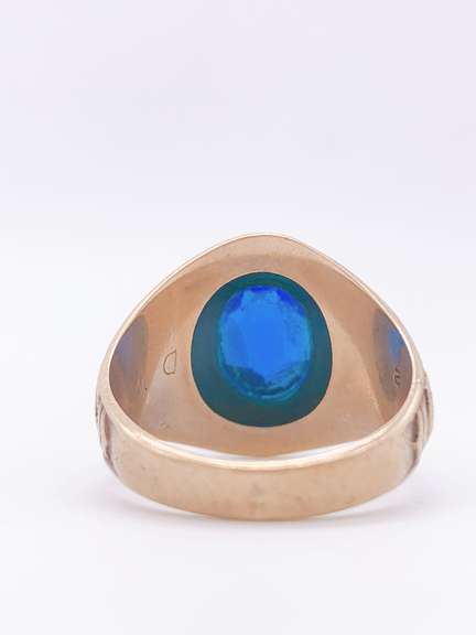 Heavy 10kt Gold Class Ring