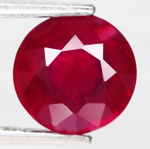 Stunning deep red 2.21ct Ruby solitaire