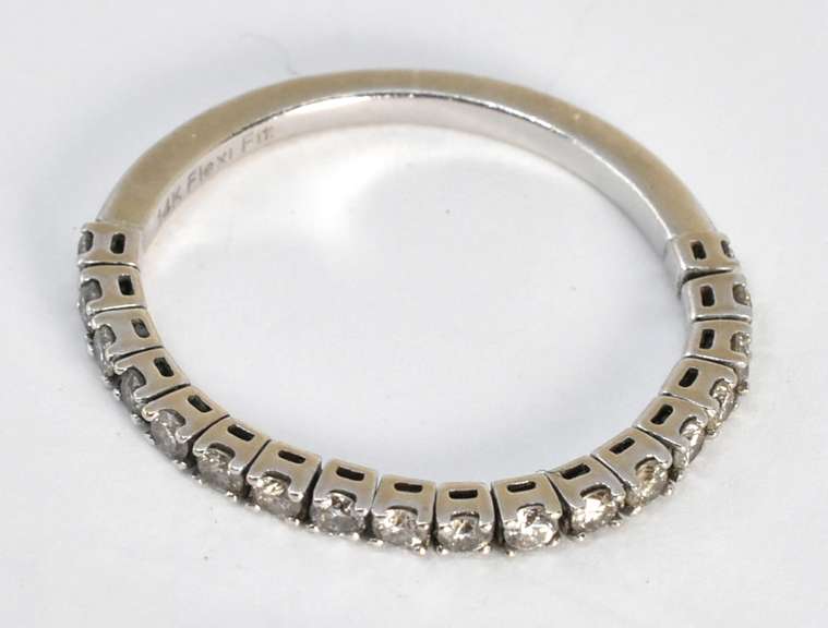 Practical Flexible Diamond Band