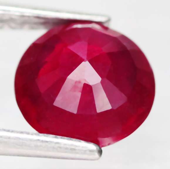 Stunning deep red 2.21ct Ruby solitaire