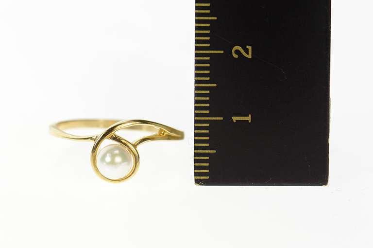 14K Yellow Gold Pearl Wavy Swirl Design Classic Statement Ring