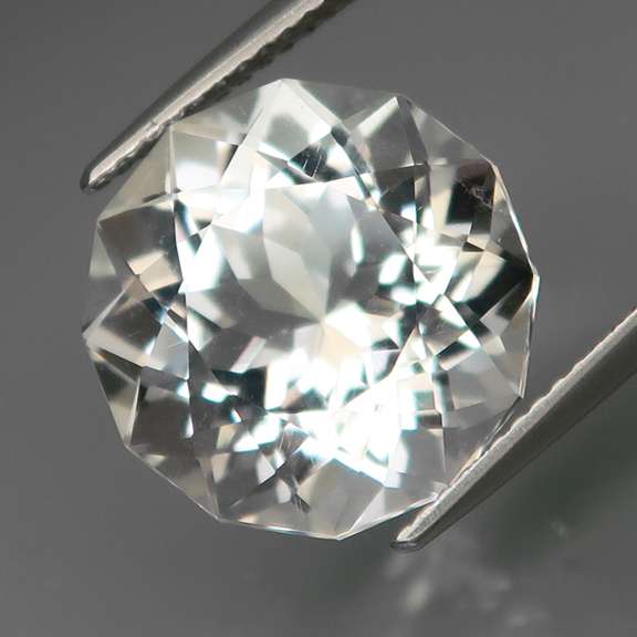 Superb 9.65ct top gem grade diamond white Quartz