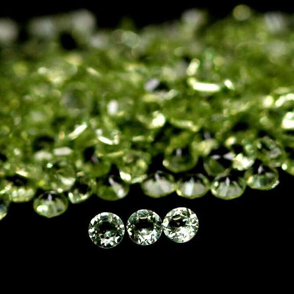 Brilliant 5.78ct set of matched diamond cut Peridot