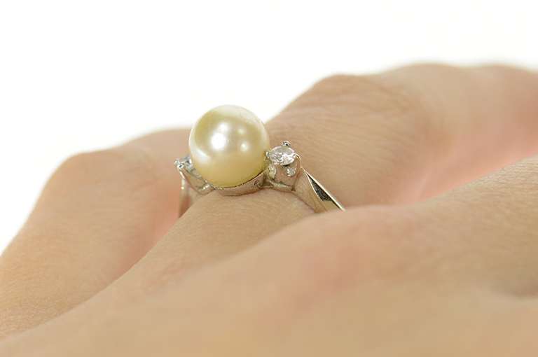14K White Gold Three Stone Retro Classic Pearl CZ Accent Ring