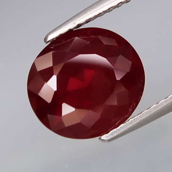 Striking 5ct raspberry red Rhodolite Garnet