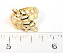 Sleek Gold Leaves Filigree Ring in 14KT Yellow Gold