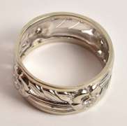 Chic 14k WG Floral Band with Diamonds