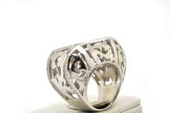 Unique 18kt White Gold Diamond Ring