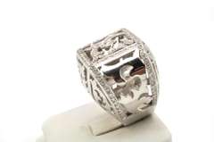 Unique 18kt White Gold Diamond Ring