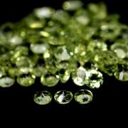 Brilliant 5.21ct set of matched diamond cut Peridot