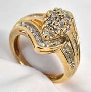 Flashy Round & Baguette Dia. Cluster