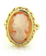 Gorgeous 14kt Yellow Gold Oval Cameo Ring