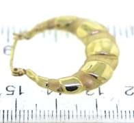 Chic 14kt Yellow Gold Ridged Texture Hoop Earrings