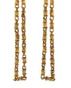 Graceful 21kt Dangle Chain Earrings