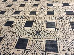 MAGNIFICENT MODERN RUG 7x10