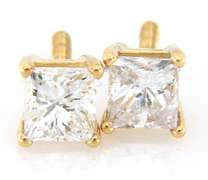 Classy 14kt YG Round Diamond Earrings