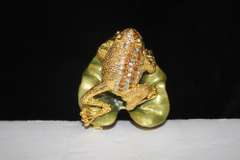 Enamel Frog on Lily Pad