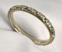 Sweet Floral Motif 18k WG Band